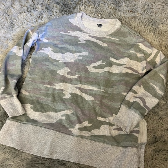 Aerie camo sweatshirt - Picture 6 of 7